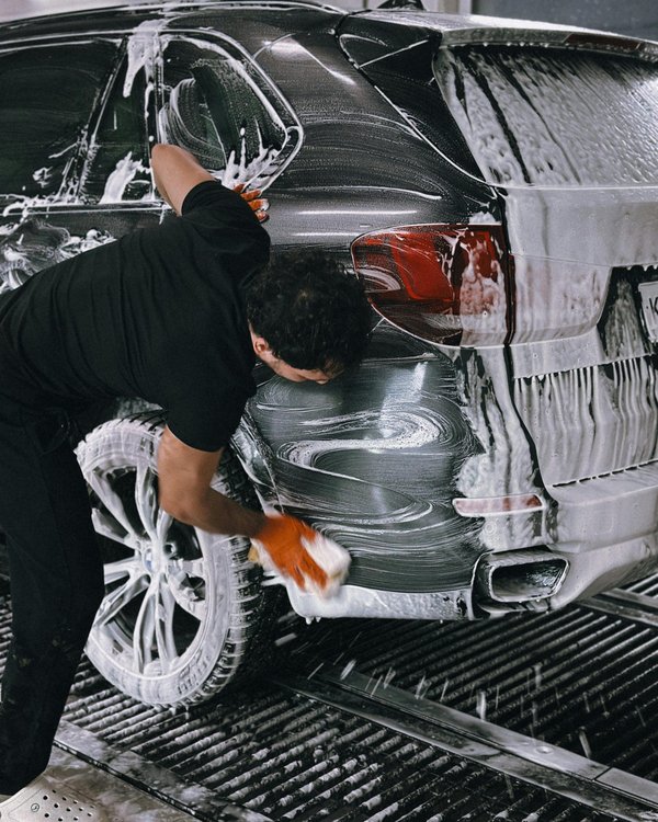 Refresh your ride with mobile car wash services in London